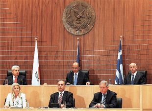 PAPANDREOY STH KYPRIAKH BOYLH