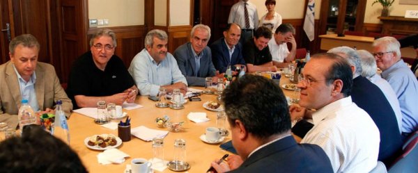 43713A9FA9286A9B7979753B0952E423