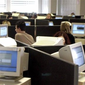 Πυρά από τα κόμματα της αντιπολίτευσης για τις αποχωρήσεις από το Δημόσιο.ΔΗΜΑΡ: Ο ΣΥΡΙΖΑ «ψηφοθηρεί καλλιεργώντας ανυπόστατα&nbsp;σενάρια»