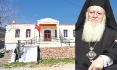 Γράφτηκε ο Α΄μαθητής στο ελληνικό σχολείο Ιμβρου!Ο Οικουμενικός Πατριάρχης Βαρθολομαίος «υποδέχθηκε» στους Αγίους Θεοδώρους Ίμβρου, τον πρώτο&nbsp;μαθητή.