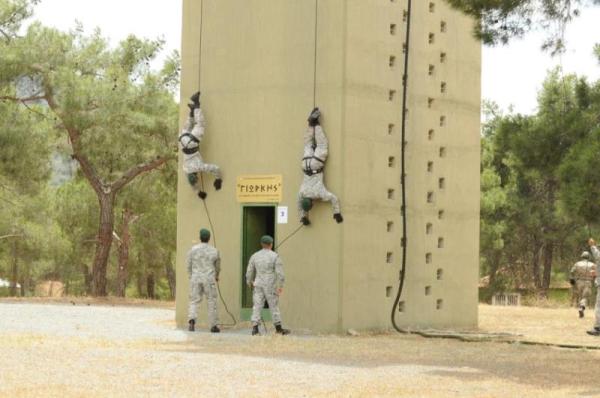 14-05-2013-the-minister-of-defence-visited-the-camp-stelios-mavrommatis-in-stavronouni_3