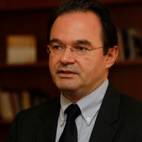 Για κακούργημα ο Παπακωνσταντίνου