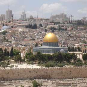 Σηκώνουν ψηλά την Ελληνική σημαία στα βάθη της&nbsp;ερήμου