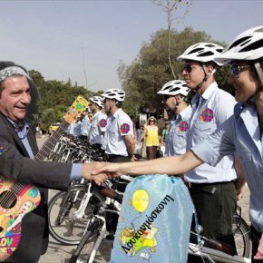 Άοπλη Περιπολία με ποδήλατα σε μια πόλη που για να επιβιώσεις χρειάζεται&nbsp;…Άρματα!