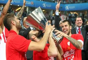 Eλληνικός μπασκετικός θρίαμβος στο Λονδίνο .100-88 «ΠΑΤΗΣΕ» Ο ΟΛΥΜΠΙΑΚΟΣ ΤΗΝ ΡΕΑΛ&nbsp;ΜΑΔΡΙΤΗΣ