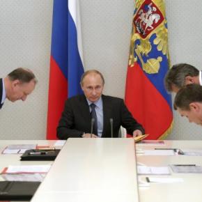 Ο «κόκκινος Πάνος» στην δύσπιστη «κόκκινη αρκούδα» – Δύσκολο ταξίδι στην Μόσχα για&nbsp;Παναγιωτόπουλο