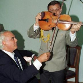 Έχει στοιχεία ο Άκης ή θα συνεχίσει το βιολί του- Αρχίζει η&nbsp;δίκη