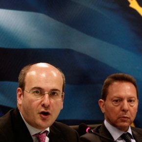 Ανοίγουν επαγγέλματα όπως δικηγόροι, αρχιτέκτονες, μηχανικοί και οικονομολόγοι.Κοινή συνέντευξη τύπου Γιάννη Στουρνάρα με τον Κωστή&nbsp;Χατζηδάκη