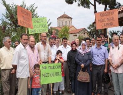 20120808_trabzon-ayasofya-muzesi-nde-cami-gerginligi