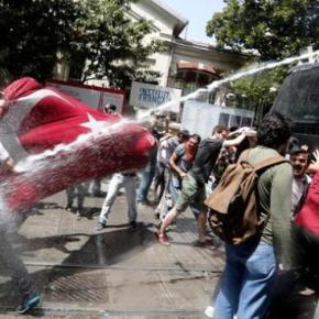 ΠΑΝΙΚΟΣ ΣΤΙΣ ΗΠΑ – «ΠΕΦΤΕΙ» Ο ΕΡΝΤΟΓΑΝ; Άγρια επεισόδια τη νύχτα στην Τουρκία – Τέσσερις νεκροί, εκατοντάδες τραυματίες!&nbsp;(vid)