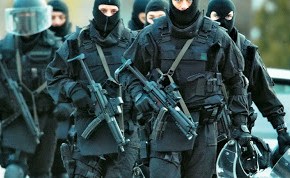 ΣΥΜΜΕΤΟΧΗ ΤΩΝ ΕΙΔΙΚΩΝ ΔΥΝΑΜΕΩΝ ΤΟΥ ΣΤΡΑΤΟΥ ΓΙΑ ΤΟΥΣ ΑΛΒΑΝΟΥΣ UCKΑΔΕΣ > Στη μεγαλύτερη επιχείρηση όλων των εποχών εξελίσσεται για την ΕΛ.ΑΣ. η έρευνα για τον εντοπισμό των Αλβανών&nbsp;δραπετών