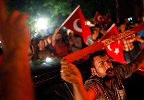 Την παραμονή τους στο Πάρκο Γκεζί αποφάσισαν οι διαδηλωτές / Γκιούλ: »Επιστρέψτε στα σπίτια&nbsp;σας!»