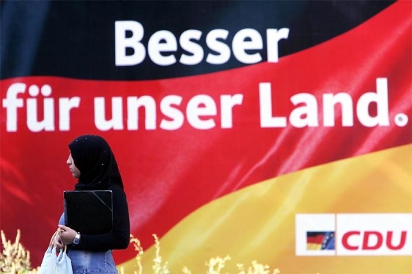 Schroeder Campaigns in German Elections