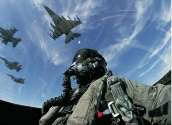 F16Pilot_4 -630x460