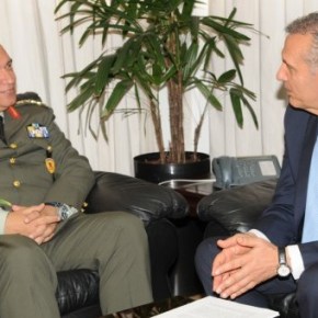 Ξαφνικά χθές το βράδυ ο Α/ΓΕΕΘΑ στη Κύπρο …Τυχαίο παραμονή της Μεγάλης Ασκήσεως της Ελλάδος&nbsp;;