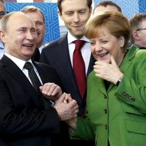 Μέρκελ προς Πούτιν: Φέρτε πίσω τα λάφυρα του&nbsp;πολέμου