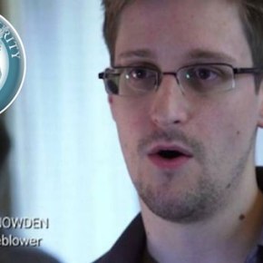 ΛΥΓΙΣΕ ΑΠΟ ΤΙΣ ΤΥΨΕΙΣ!  – Στριπ-τιζ NSA και για υποκλοπές στην Ελλάδα: Αποκαλύφθηκε το «βαθύ λαρύγγι»!&nbsp;(vid)