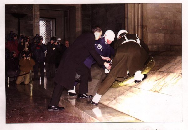 papandreou_loves_kemal_02