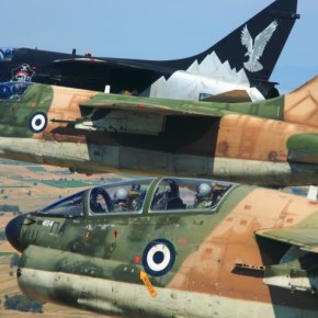 ΤΙ ΔΕΙΧΝΕΙ Η ΠΑΡΑΜΟΝΗ ΤΩΝ A-7E Μνημόνια και σκανδαλολογία μετατρέπουν τις ΕΔ σε ένα απέραντο… πολεμικό&nbsp;μουσείο
