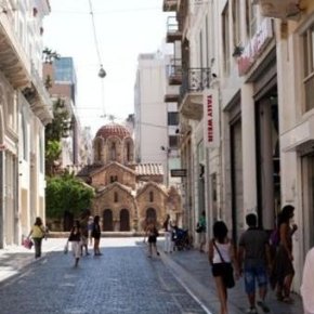 Κατά της κυριακάτικης λειτουργίας των καταστημάτων σύσσωμος ο εμπορικός κόσμος.Οι εκπρόσωποί του θα επιχειρήσουν να αποτρέψουν ψήφιση της&nbsp;διάταξης