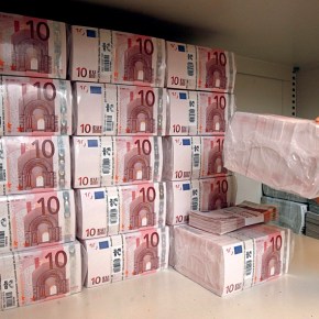 Εκταμιεύθηκαν τα 2,5 δισ. ευρώ προς την Ελλάδα.Το EFSF επικροτεί την εφαρμογή των 22 προαπαιτούμενων&nbsp;δράσεων