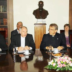 ΣΕ ΧΑΡΤΗ ΠΟΥ ΠΑΡΟΥΣΙΑΣΕ Ο Γ.Γ. ΤΩΝ ΕΥΡΩΠΑΪΚΩΝ ΕΚΚΛΗΣΙΩΝ – Προσβολή! «Έσβησαν» την Κύπρο και «βάπτισαν» τη FYROM&nbsp;«Μακεδονία»