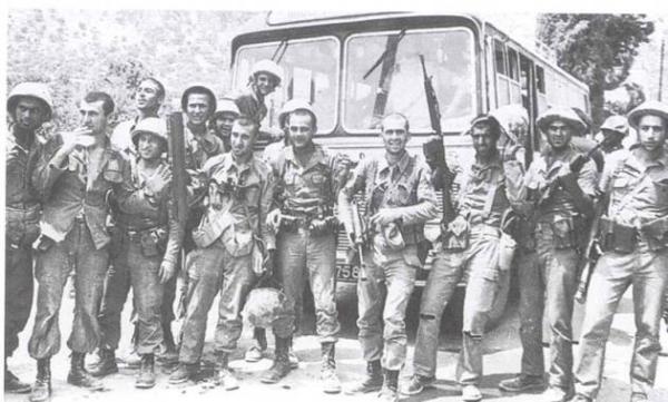 tourkoi-stratiotes-630x380