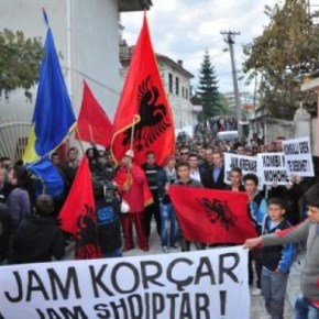 Οι Τσάμηδες μπήκαν στην κυβέρνηση της Αλβανίας Είχαμε τον Μπερίσα που ονειρευόταν τη «Μεγάλη Αλβανία», τώρα θα έχουμε τον Εντι Ράμα, του οποίου η κυβέρνηση θα στηρίζεται στις ψήφους πέντε&nbsp;Τσάμηδων.