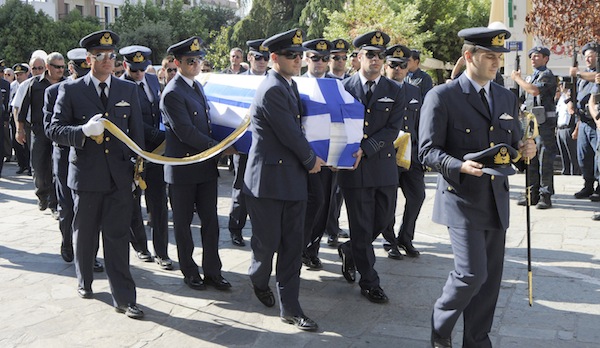 ¡—‘¡- Á‰Âﬂ·  ÙÔı ˜ÂÈÒÈÛÙﬁ ÙÁÚ –ÔÎÂÏÈÍﬁÚ ¡ÂÒÔÔÒﬂ·Ú ¡Ì·ÛÙ‹ÛÈÔı  Ã·Î·ÙÛÔ˝Í·, 33 ÂÙ˛Ì, Ôı ›˜·ÛÂ ÙÁ Ê˘ﬁ ÙÔı Í·Ù‹ ÙÁ Û˝„ÍÒÔıÛÁ Ù˘Ì ‰˝Ô F-16, ·ÌÔÈ˜Ù‹ ÙÁÚ …ÂÒ‹ÂÙÒ·Ú  ÒﬁÙÁÚ.(EUROKINISSI)