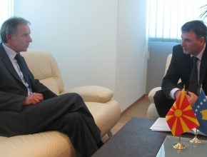 Σκοπιανός βουλευτής: Στην Αλβανία υπάρχουν 200.000 Σκοπιανοί που φοβούνται να δηλώσουν την πραγματική τους&nbsp;εθνικότητα