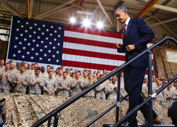 obama_marines1(1)-630x452