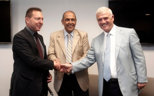 ΥΠΟΓΡΑΦΗ ΣΥΜΒΑΣΗΣ ΠΩΛΗΣΗΣ ΜΕΤΟΧΩΝ ΟΠΑΠ EMMA DELTA