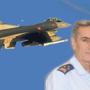 Παρασημoφόρησαν τους τούρκους&nbsp;πιλότους