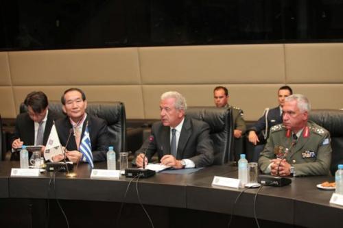 avramopoulos_koreatis-630x420