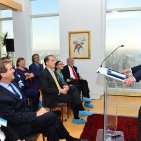 ΟΜΙΛΙΑ ΣΤΗ ΝΕΑ ΥΟΡΚΗ.Πλήρη εξάρθρωση της Χρυσής Αυγής και δίκαιη δίκη υποσχέθηκε ο&nbsp;Σαμαράς