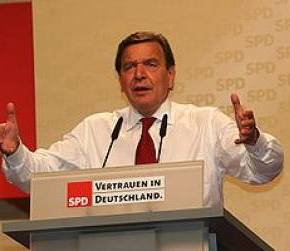 Spiegel: Ο Σρέντερ επέμενε για την ένταξη της Ελλάδας στην&nbsp;ΟΝΕ