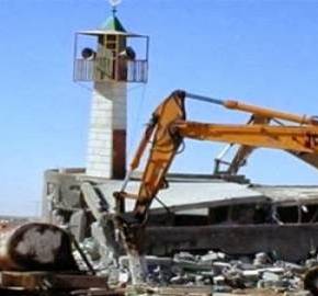 ΤΑ ΘΕΩΡΕΙ ΣΥΜΒΟΛΑ ΛΑΤΡΕΙΑΣ ΜΙΣΟΥΣ – Μετά το «stop» στο Ισλάμ η Αγκόλα γκρεμίζει&nbsp;τζαμιά!