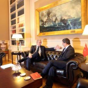 Η «ναυμαχία» Βενιζέλου – Αβραμόπουλου σ΄ έναν&nbsp;πίνακα!