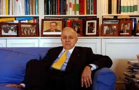 Bασίλης Μαρκεζίνης: «Είμαστε πολύ κοντά στην κατάρρευση!Πρέπει να ‘ανοιχτούμε’ προς την&nbsp;Ρωσία!