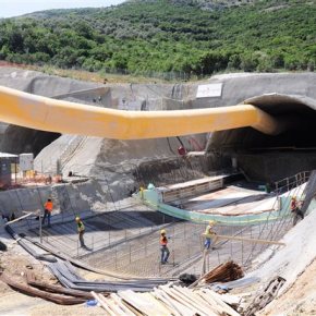 Η Βουλή ψήφισε υπέρ της επανεκκίνησης των μεγάλων οδικών αξόνων-Με 148 ψήφους «υπέρ» έναντι 118 «κατά» εγκρίθηκε το νομοσχέδιο του υπουργείου&nbsp;Υποδομών
