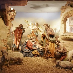 Χριστός γεννάται δοξάσατε