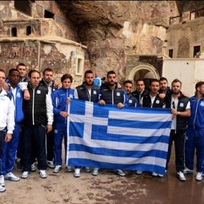 Η ελληνική σημαία από Κύπριους Έλληνες στην&nbsp;Τραπεζούντα…