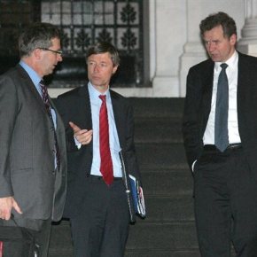 Δίχως πρόοδο για ΕΑΣ, ΦΠΑ και φόρο ακινήτων οι επαφές Στουρνάρα – τρόικα, νέο ραντεβού την&nbsp;Κυριακή