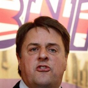 Η ΣΥΓΚΛΟΝΙΣΤΙΚΗ ΟΜΙΛΙΑ Ν.ΓΚΡΙΦΙΝ ΠΡΟΣ Α.ΣΑΜΑΡΑ – Βίντεο: «Εσείς κ.Σαμαρά είστε οι εγκληματίες που καταστρέψατε την&nbsp;Ελλάδα»