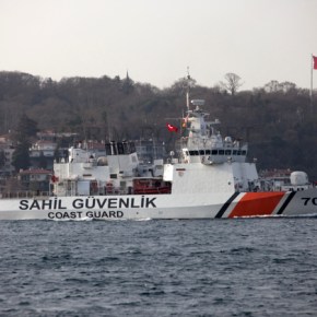 Tουρκικά πολεμικά & Υποβρύχια περνούν τα στενά του Βοσπόρου&nbsp;!