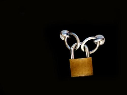 LOUKETO_DARK-630x472