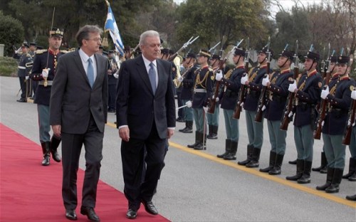 abramopoulos-nempoisa-rontits