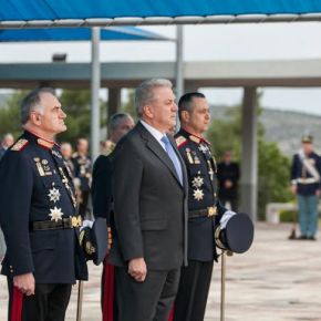 Με μεγαλοπρέπεια η παράδοση-παραλαβή Α/ΓΕΣ (ΦΩΤΟ)&nbsp;-ΑΝΑΝΕΩΣΗ