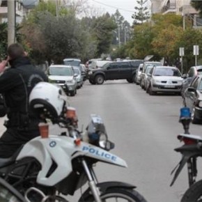 Οπλοστάσιο σε φορτηγάκι στο Παλαιό Φάληρο – Τι ερευνά η Αντιτρομοκρατική