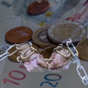 Bloomberg: Oι Ευρωπαίοι δεν θέλουν την Ελλάδα στις&nbsp;αγορές